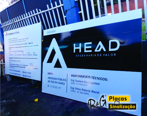 placa obra estrutura madeira e chapa adesivada
