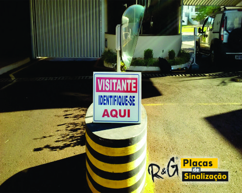 placa visitante identifique-se